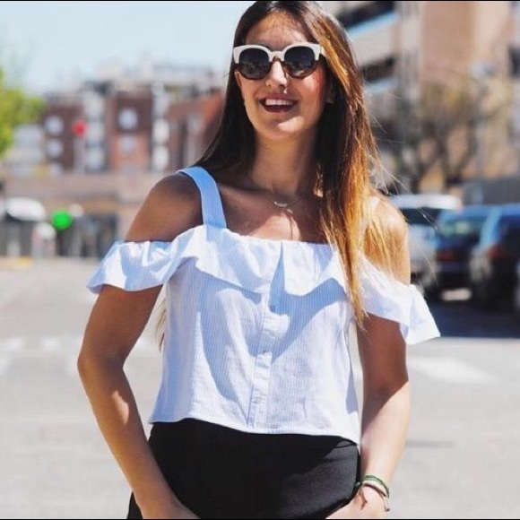 Zara Tops - Zara blue white striped crop top